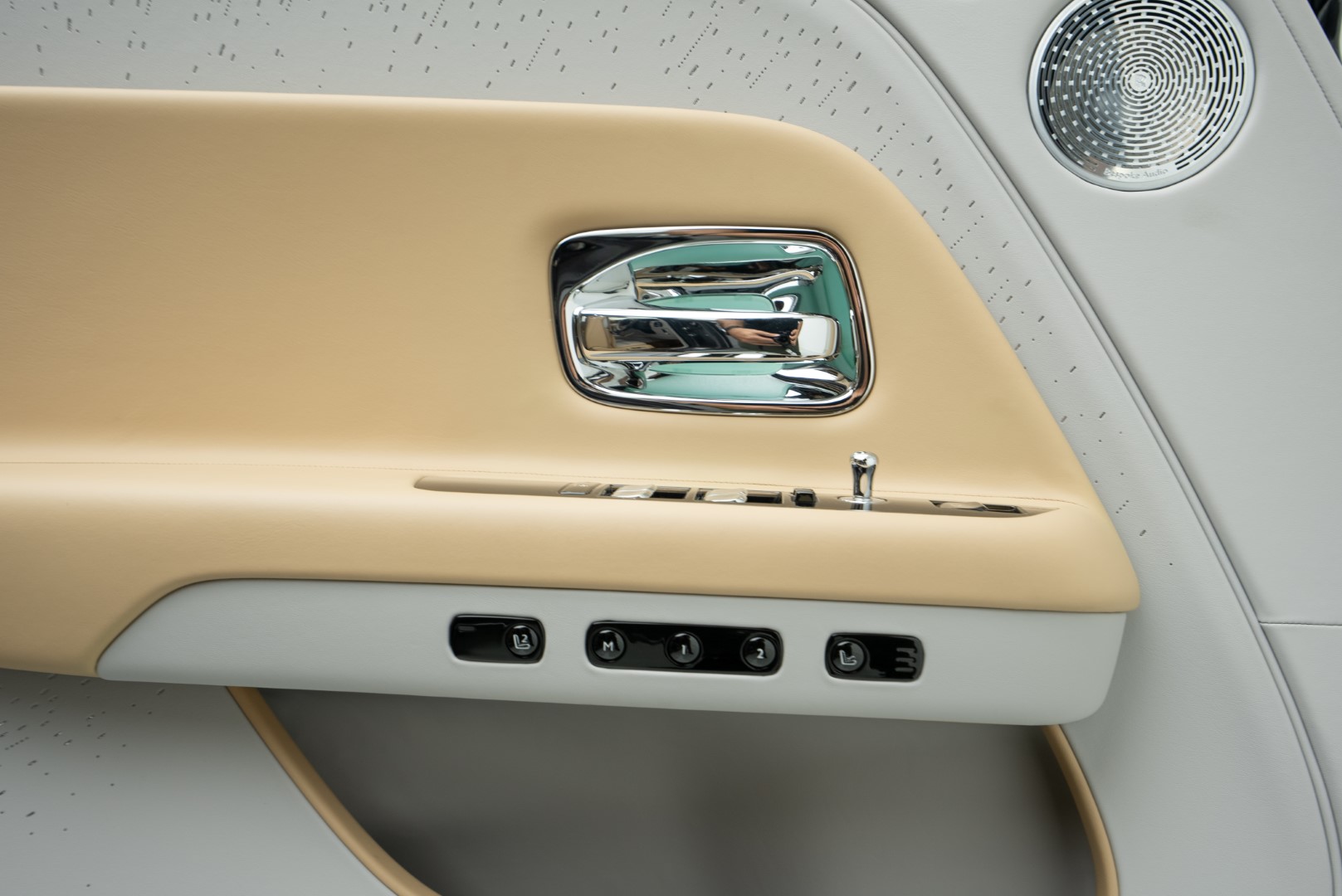 2024 ROLLS ROYCE SPECTRE. GCC. VERY HIGH SPEC. WARRANTY AND SERVICE.